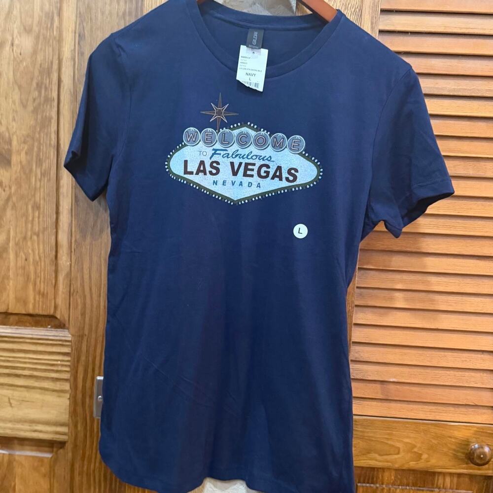 Brand new navy blue gildan